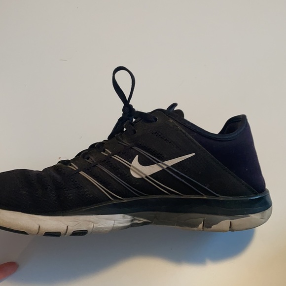 Nike Free TR 6 Runners - Picture 3 of 6